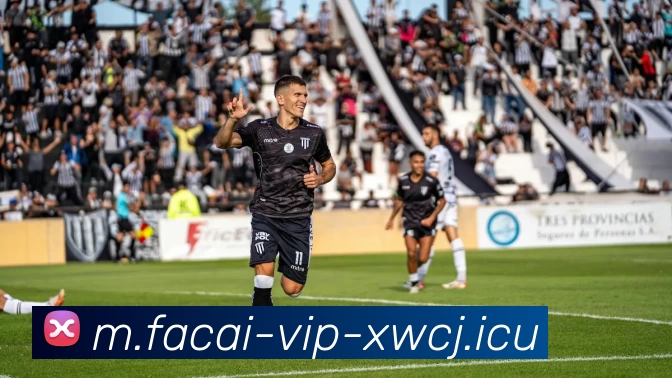 足球明星队徽纹身图鉴赏与设计灵感分享